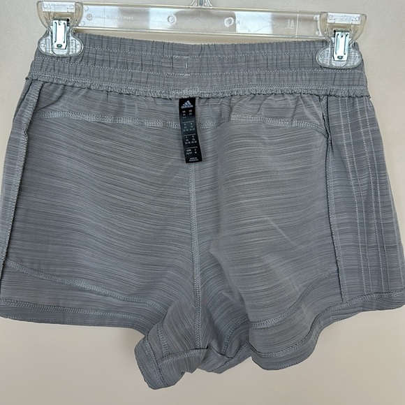 Woman’s Adidas Aeroready Gray Shorts XS New Without Tags - Picture 5 of 7